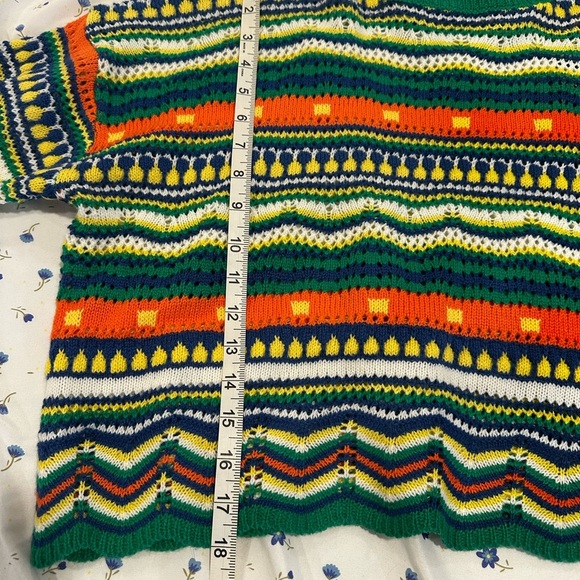 Women’s Large Striped Cropped Crewneck Sweater. Scalloped Hem. Oversized. - Picture 4 of 11